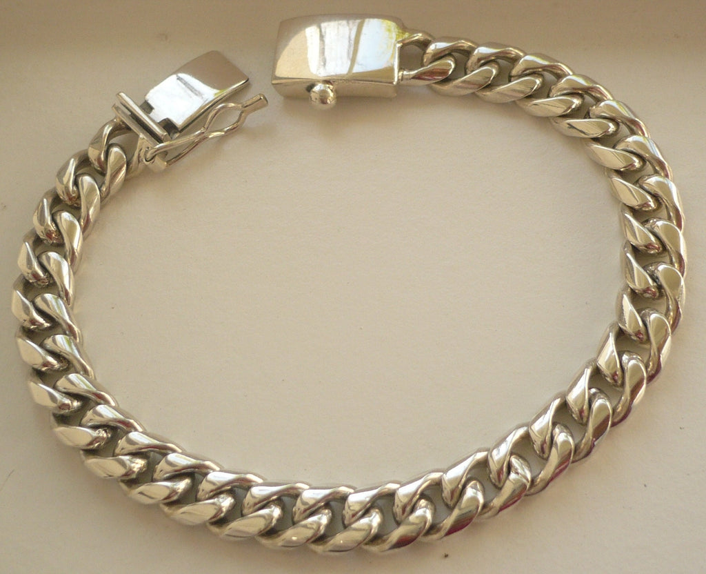 Pin by Sakthivel G on வெள்ளி செயின், கை செயின் | Sterling silver bracelets,  Silver jewelry fashion, Pretty bracelets